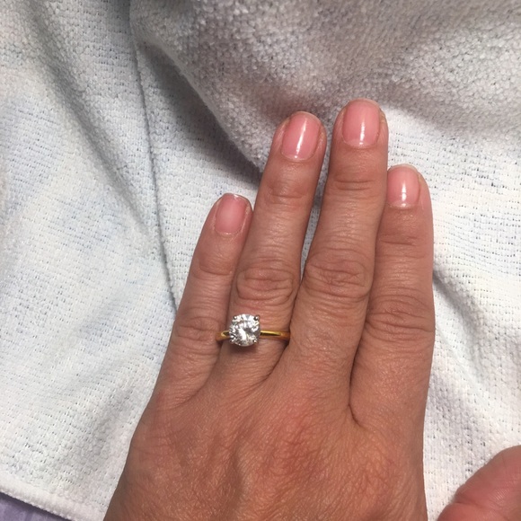 Engagement ring - Picture 4 of 5